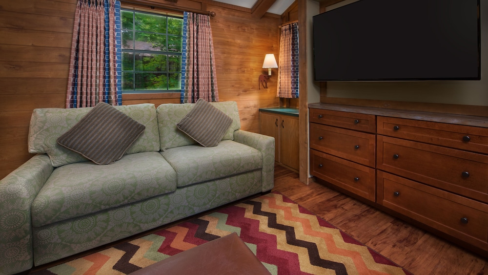 The Cabins at Disney's Fort Wilderness Resort - A Disney Vacation Club Resort 24/43