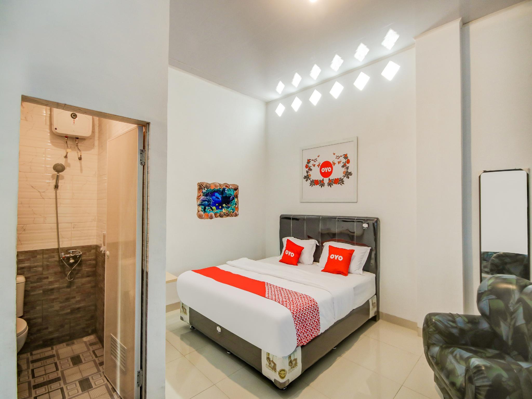 OYO 89995 Damai Guest House 9/15