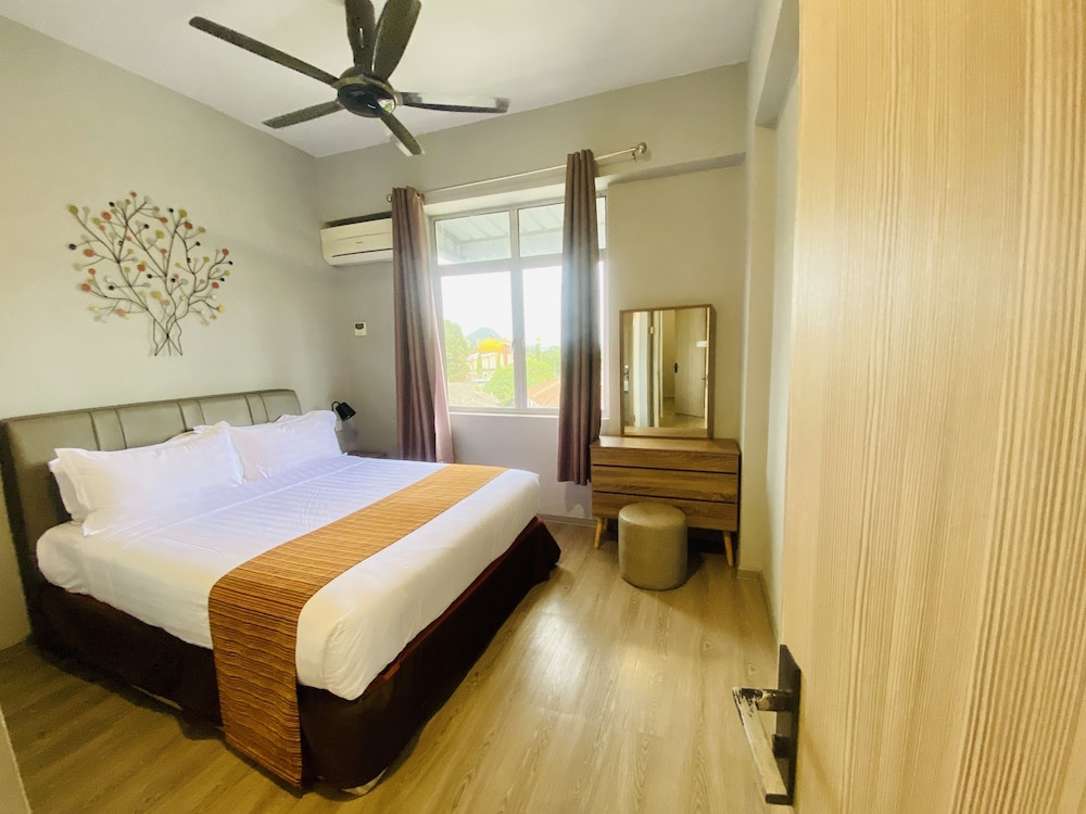 Seaview Apartment 8/50