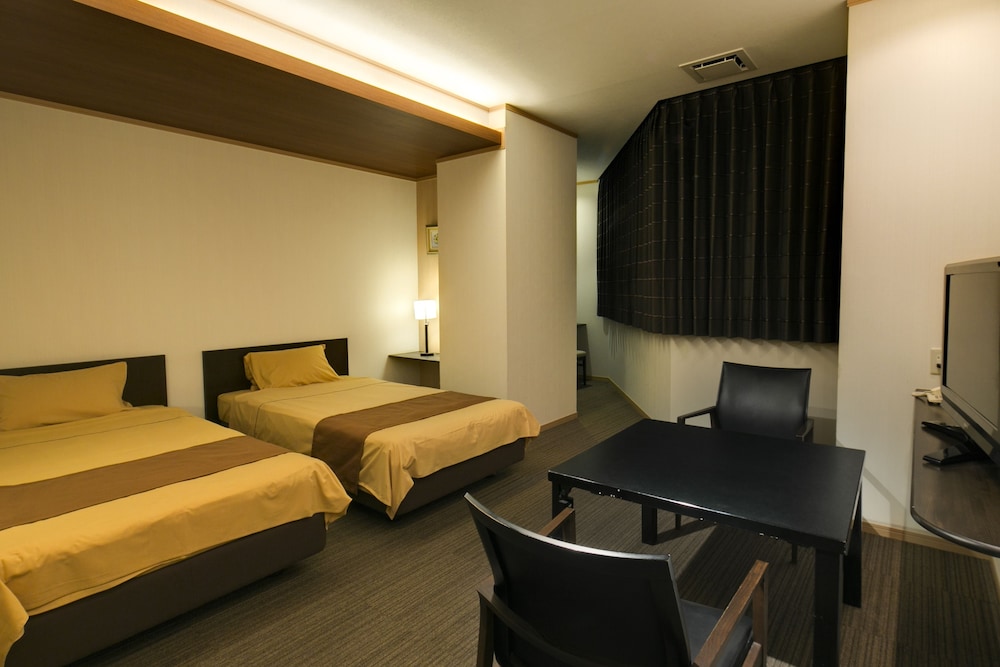 Hotel Shiroyama 4/63
