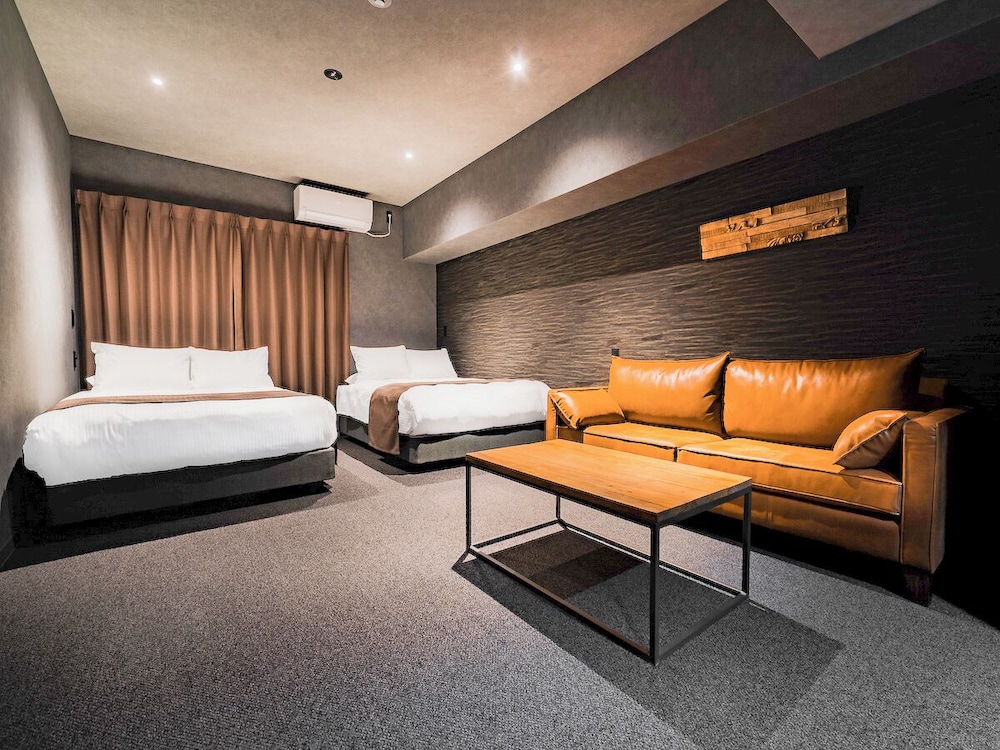 DELUXE, TWIN BEDS