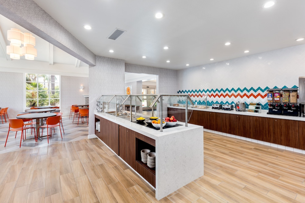 restaurant cafeteria