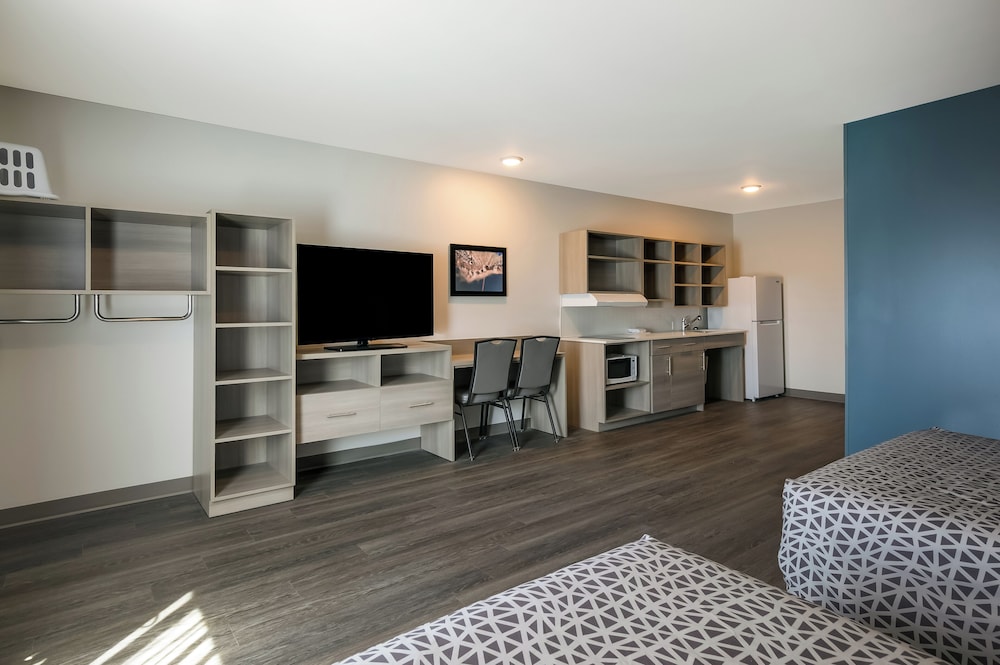 WoodSpring Suites Concord-Charlotte Speedway 17/36