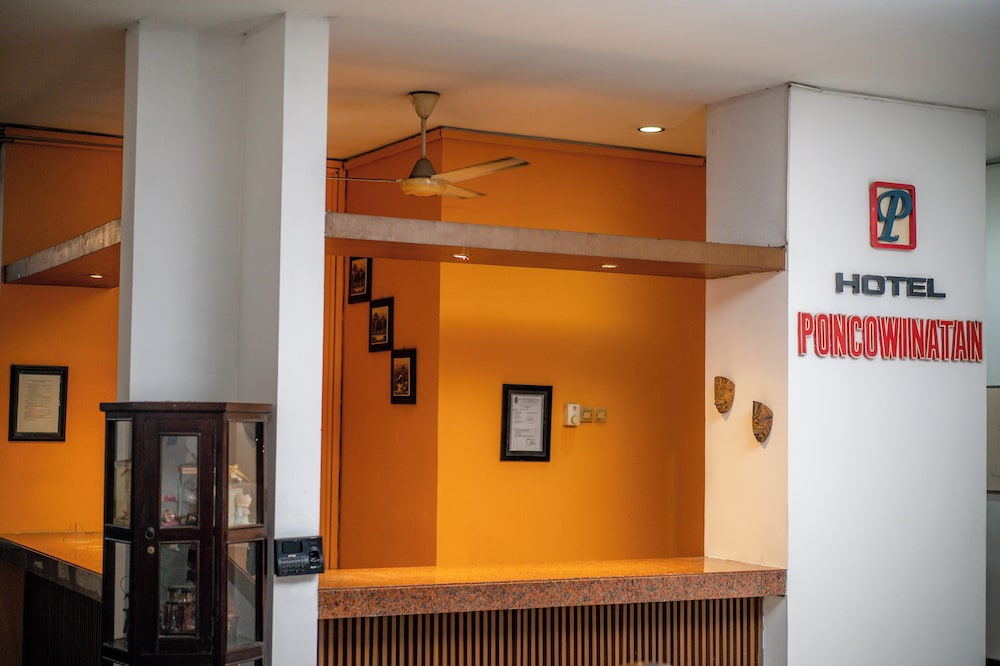Hotel Poncowinatan - Tugu 2/21