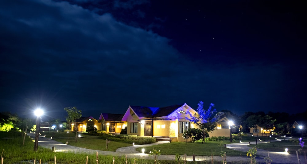 WelcomHeritage Tadoba Vanya Villas resort and Spa 3/61