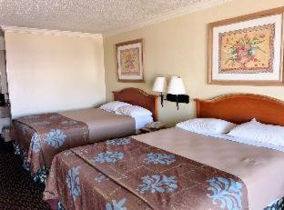 2 Queen Beds - Non-Smoking, Micfridge، Motel6 La Porte, TX 4/10