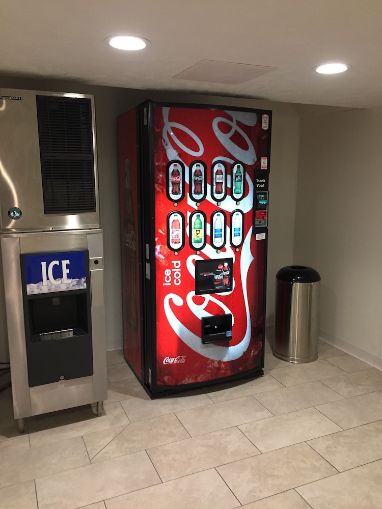 Ivy Court Inn And Suites 7/49