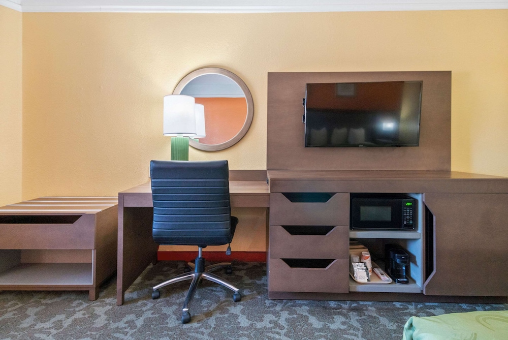 Hyatt Select Galveston Beachfront 38/43
