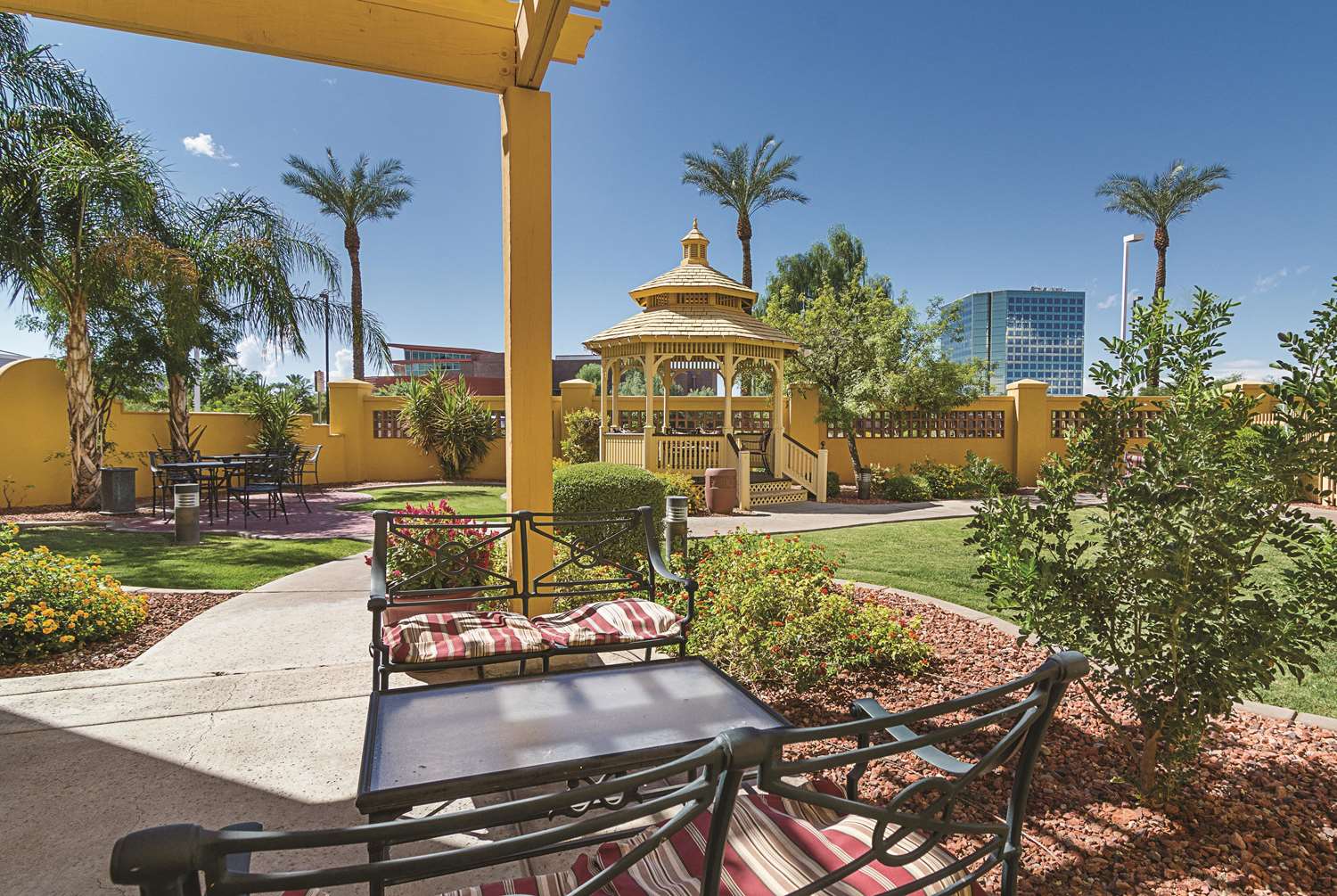 La Quinta Inn And Suites By Wyndham Phoenix Mesa West 42/56