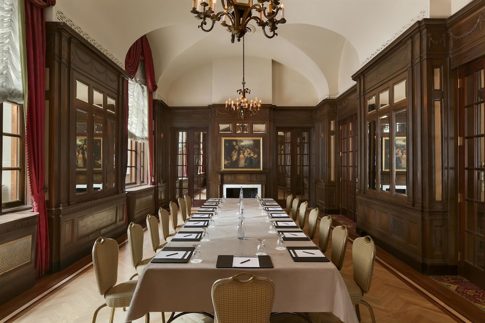 Fairmont Copley Plaza 86/105
