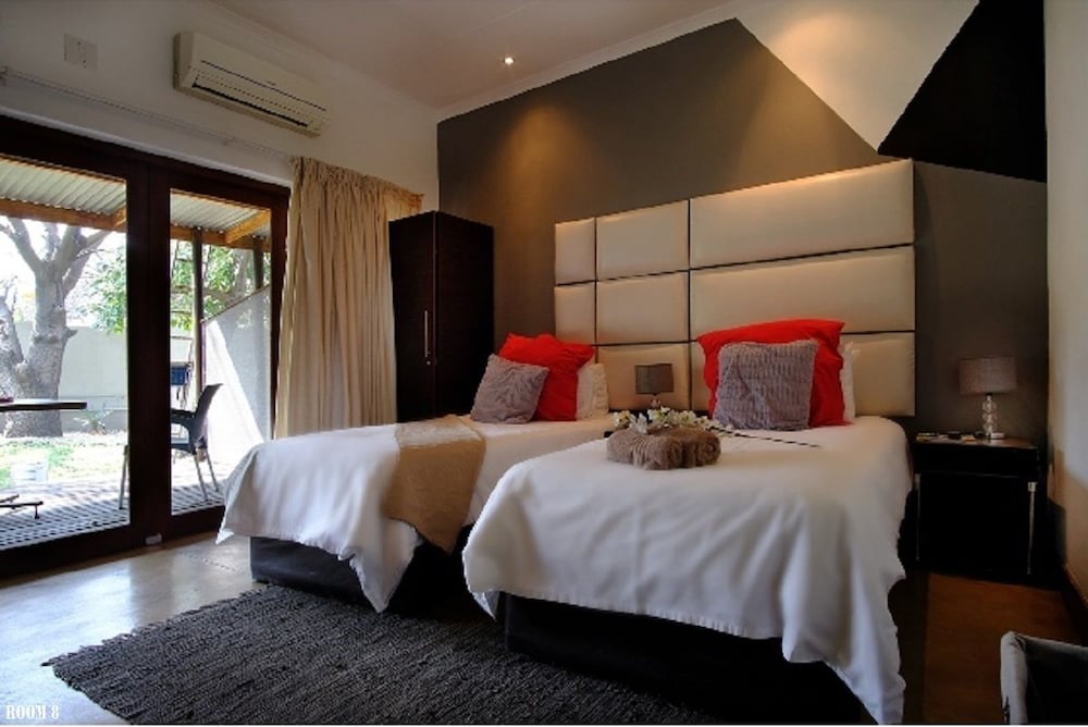 STANDARD, TWIN BEDS