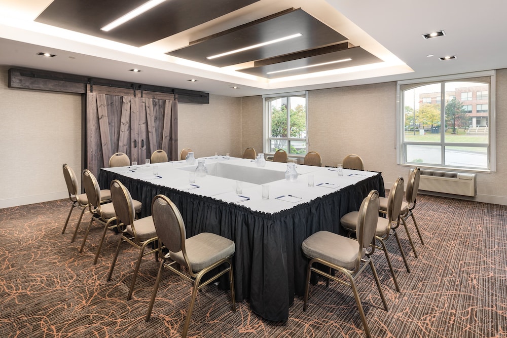 Holiday Inn Express Milton 46/57