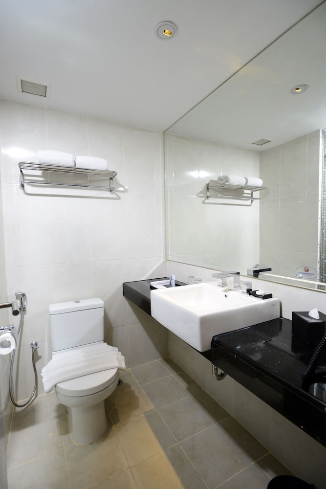 Crown Prince Hotel Surabaya 14/71