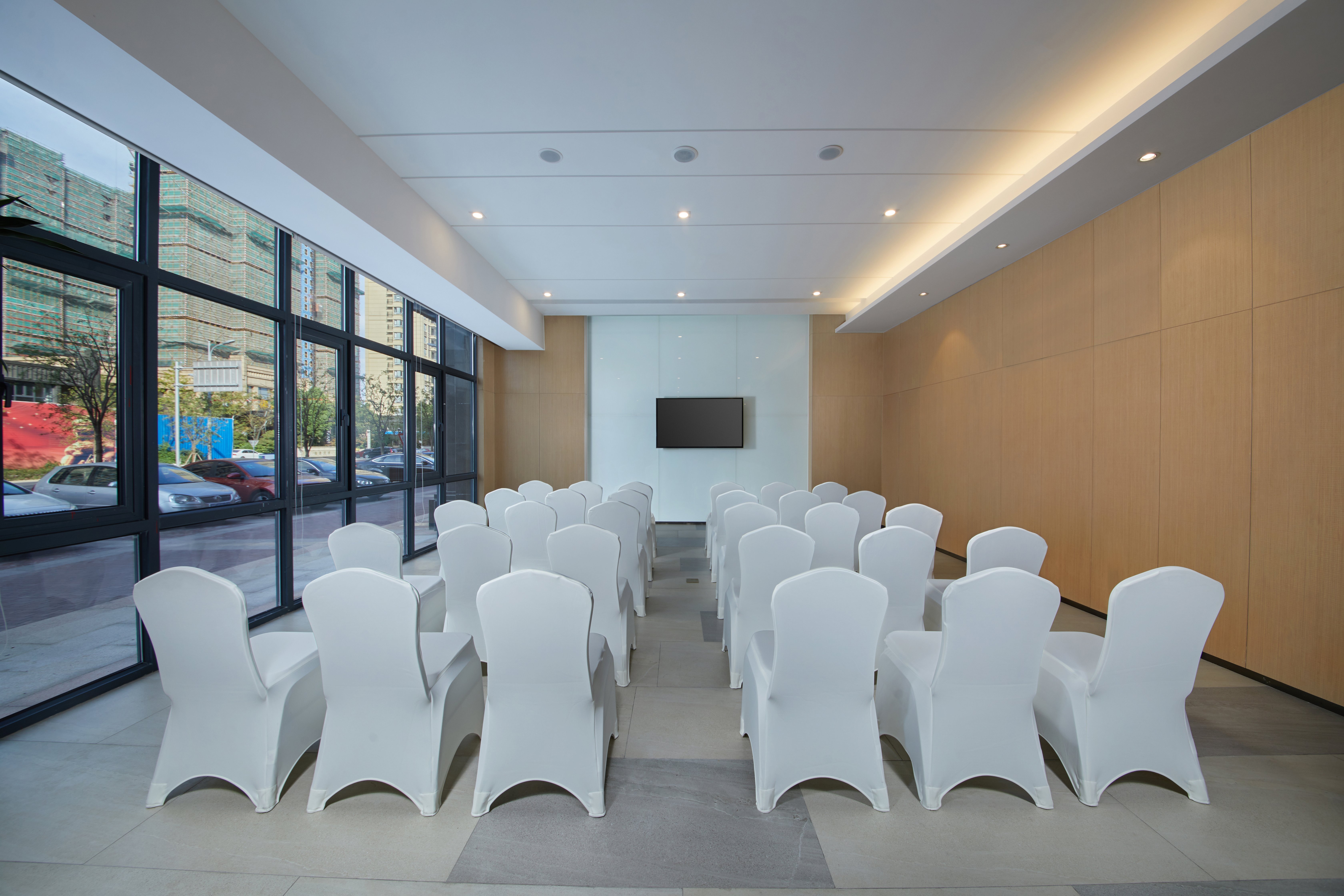 HOLIDAY INN EXPRESS ZHANGJIAGANG EAST 22/31