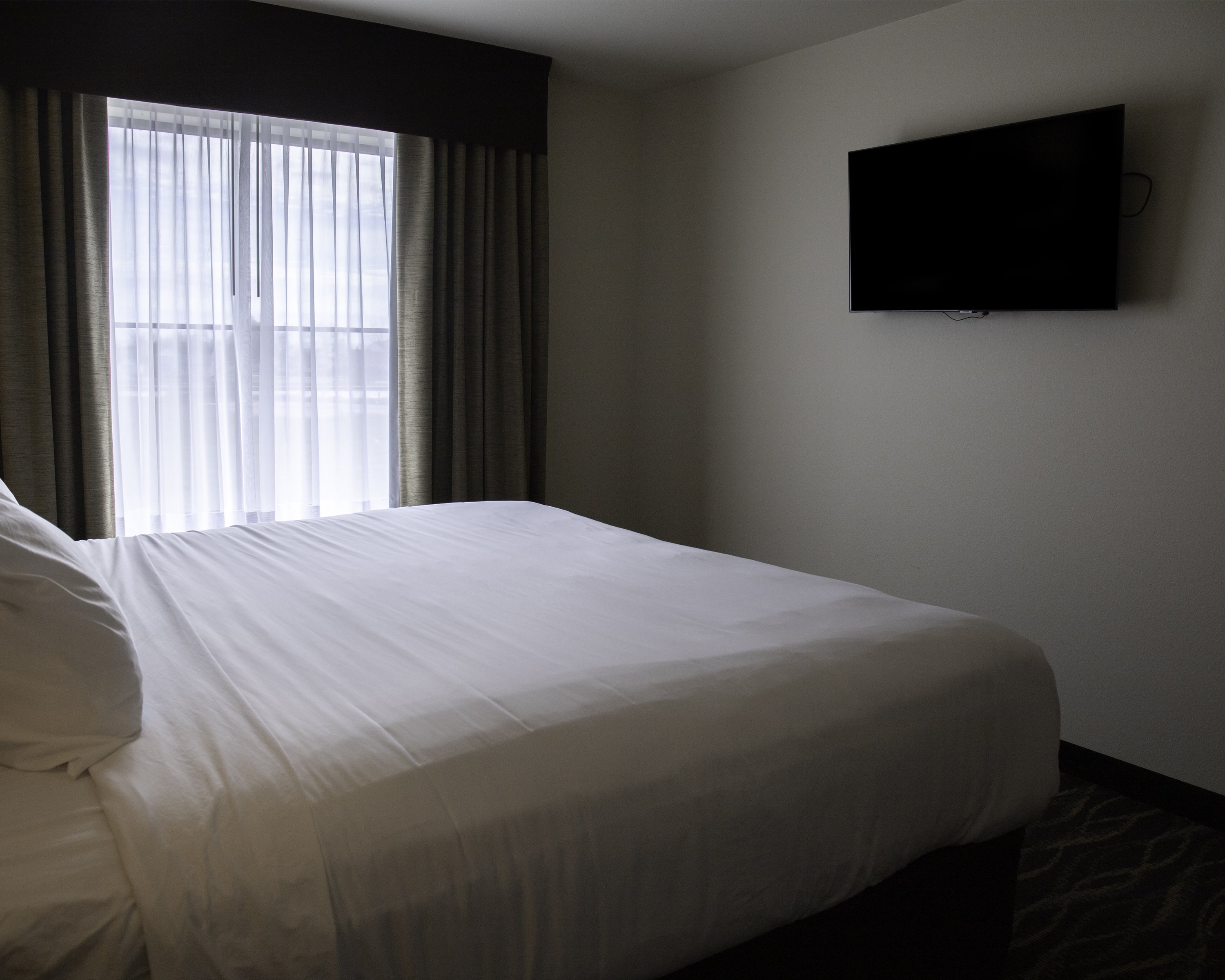 Cobblestone Hotel & Suites - Two Rivers 7/42
