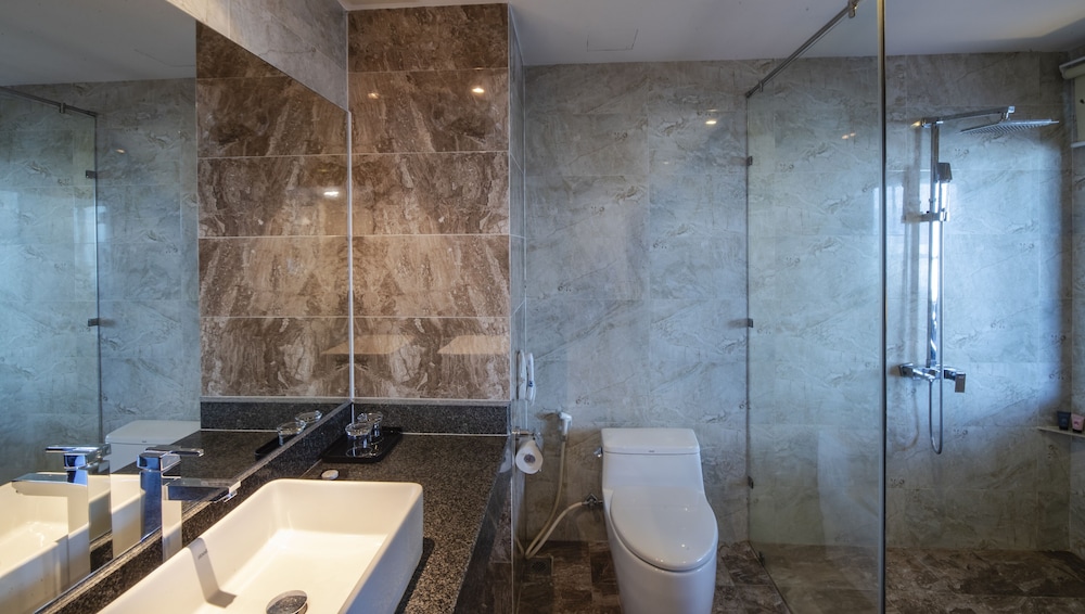 Muong Thanh Grand Da Nang Hotel 23/63