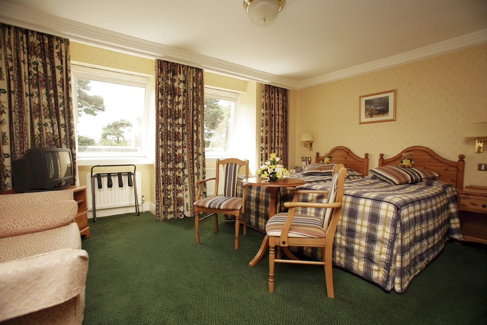 Elstead Hotel 30/50
