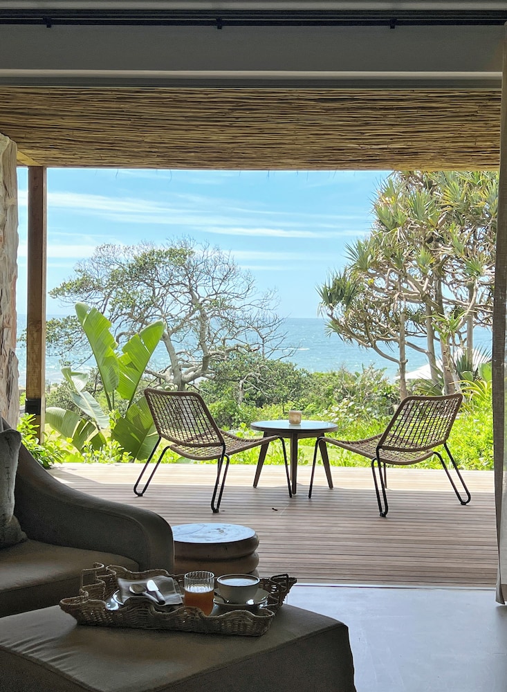 Sala Beach House 11/29
