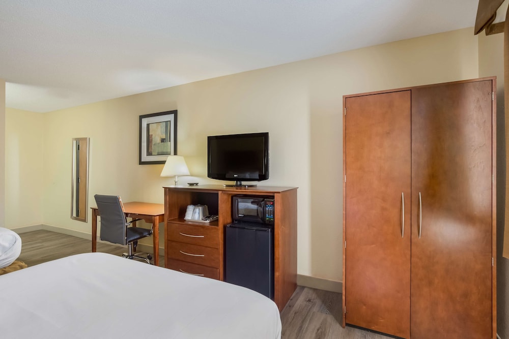 Best Western U. S. Inn 13/24