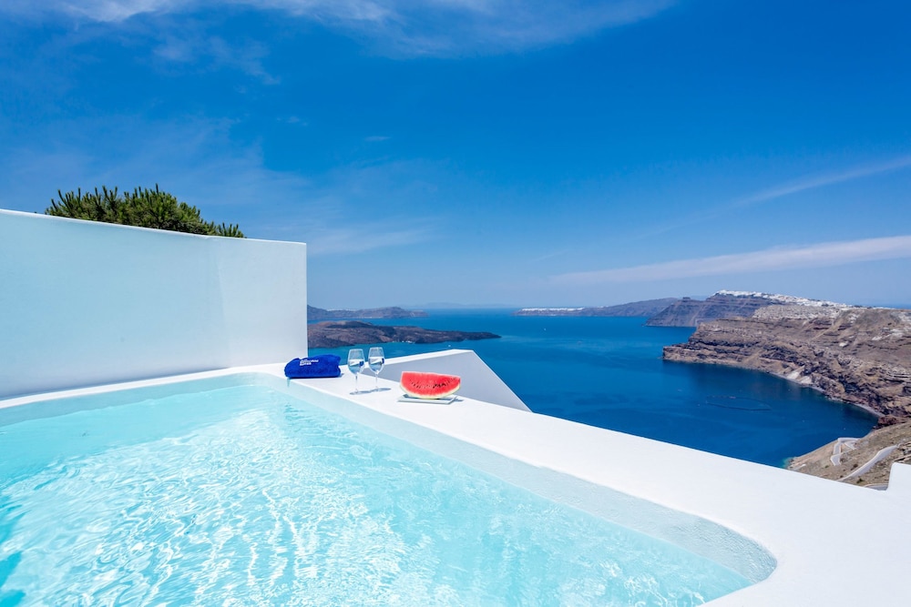 Alti Santorini Suites - Adults Only 24/39