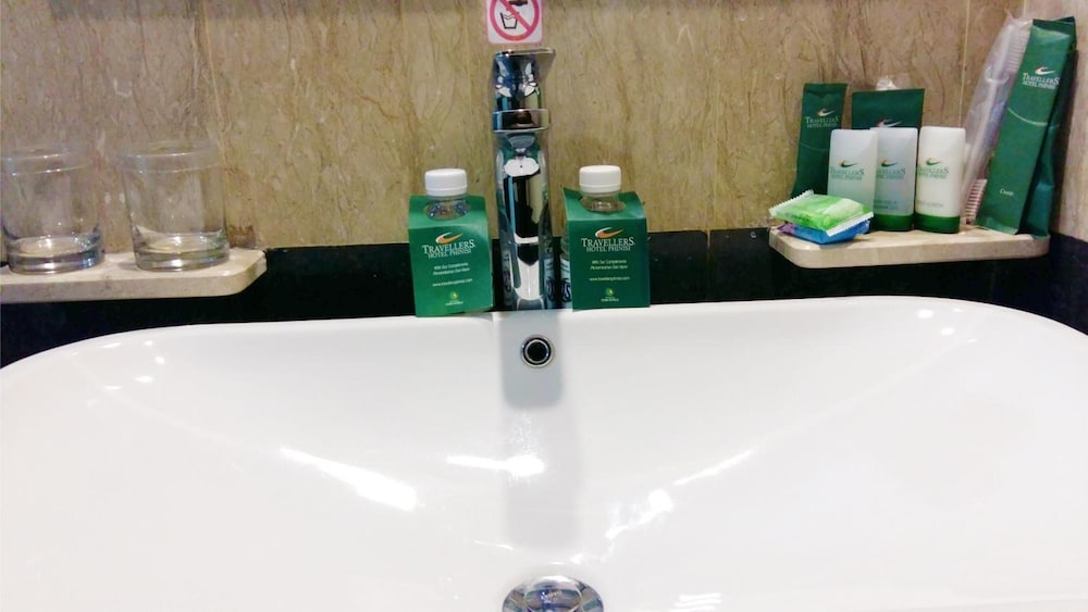TRAVELLERS HOTEL PHINISI 33/50