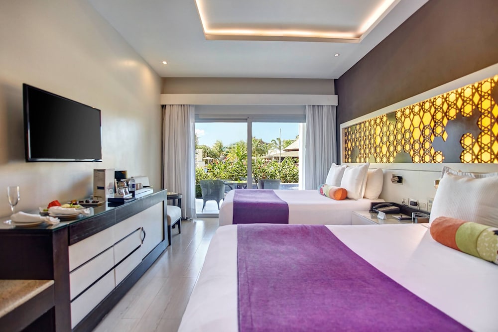 Resort Hideaway at Royalton Blue Waters, An Autograph Collection all Inclusive Resort Adults Only 11/31