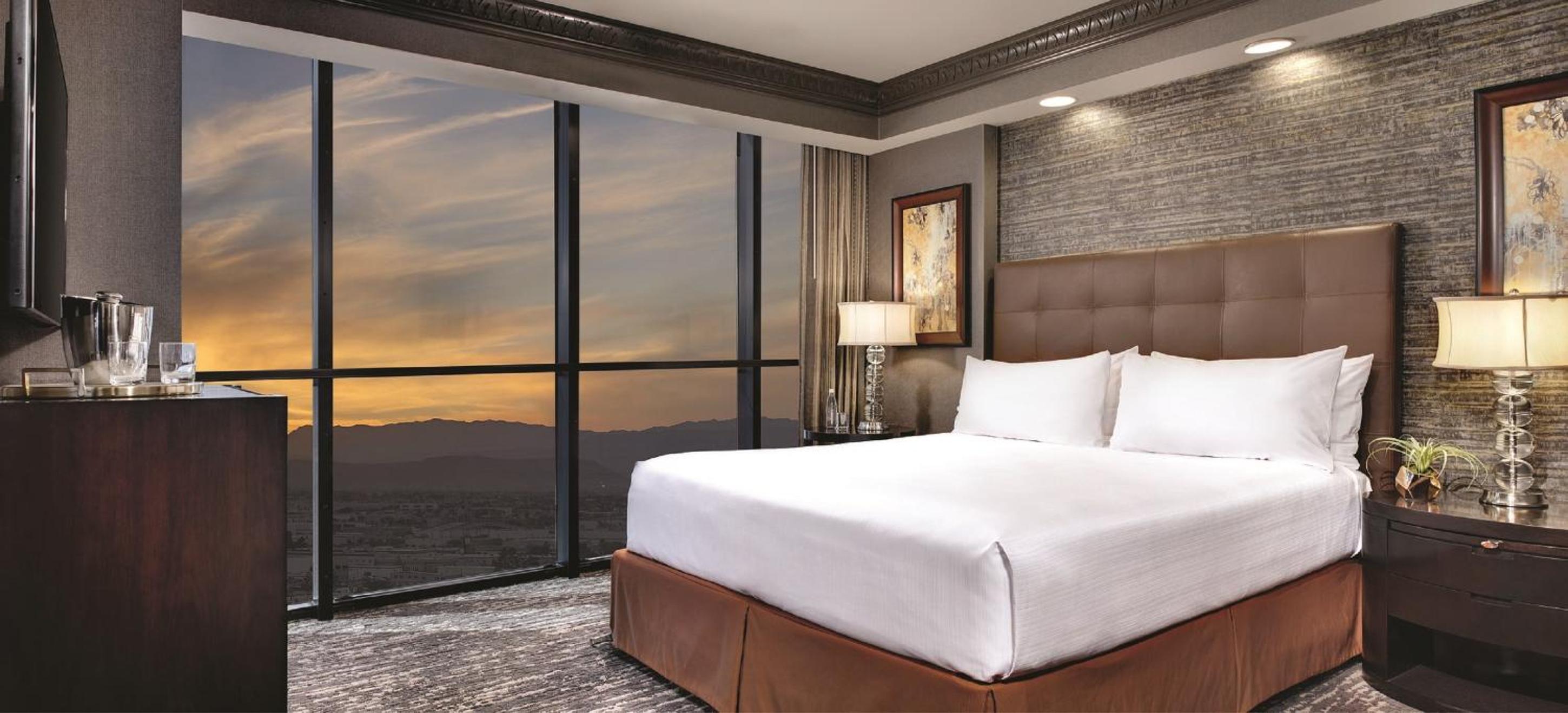 SUITE, TOWER ONE
