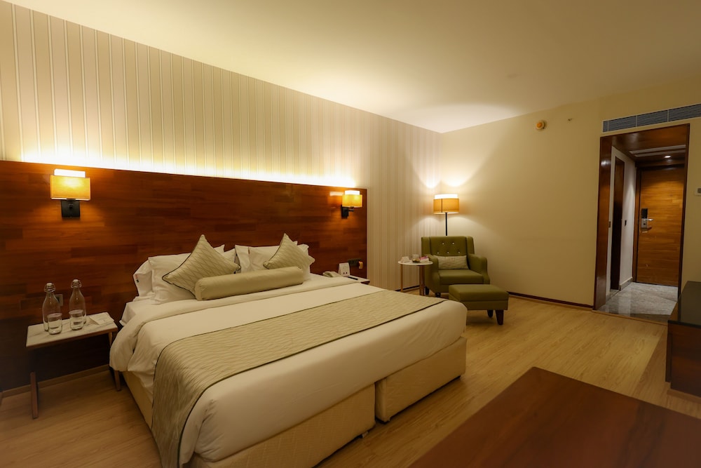 The Orchid Hotel 23/85