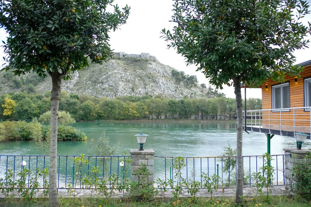 Buna Park Hotel Shkoder 42/50