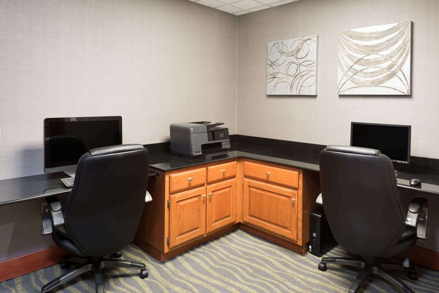 Wingate by Wyndham Columbia 24/32