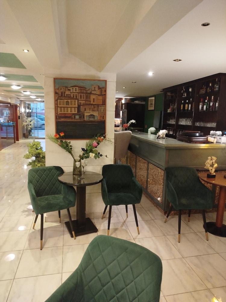 Ephira Hotel 54/56