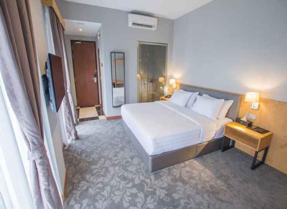 Redpine Boutique Hotel 19/38