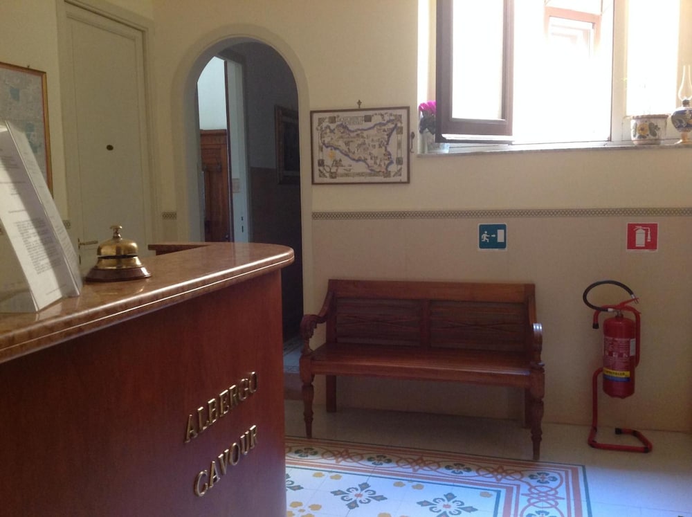 Albergo Cavour 7/35