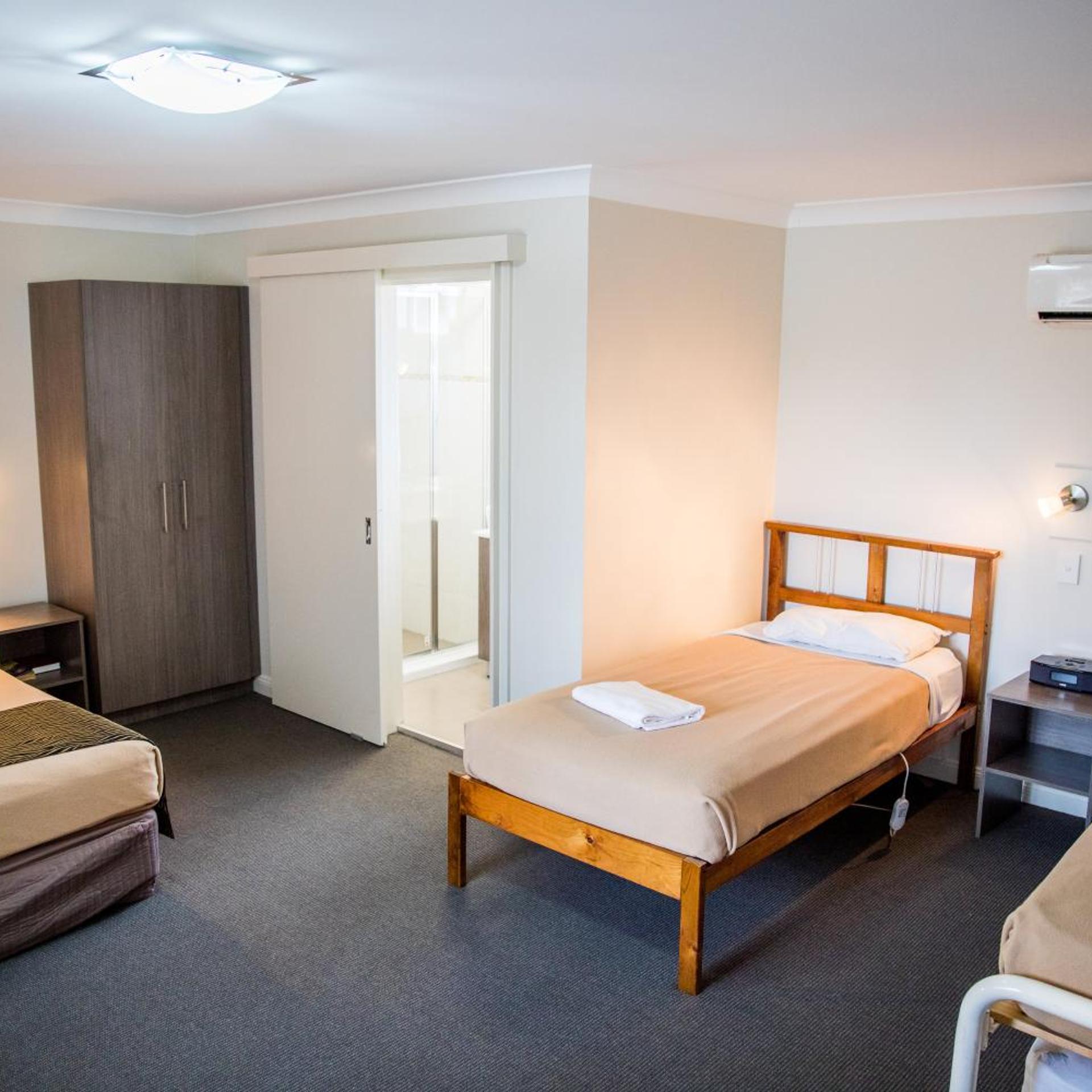 Lilac City Motor Inn 10/44