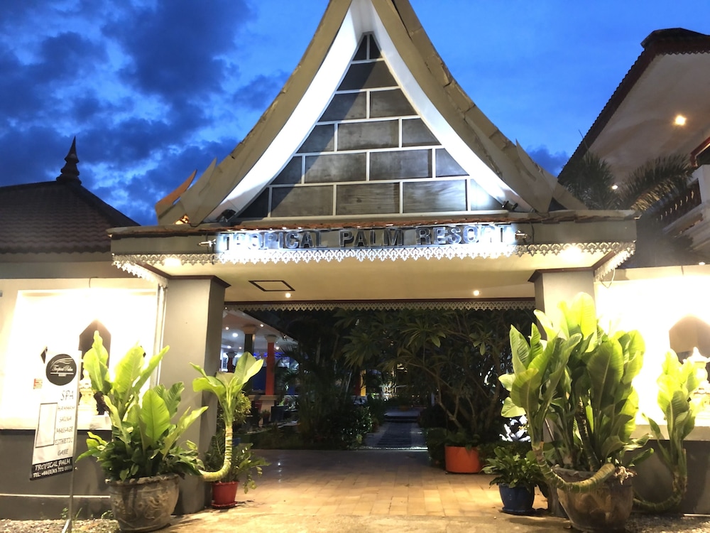 Tropical Palm Resort and Spa 2/31