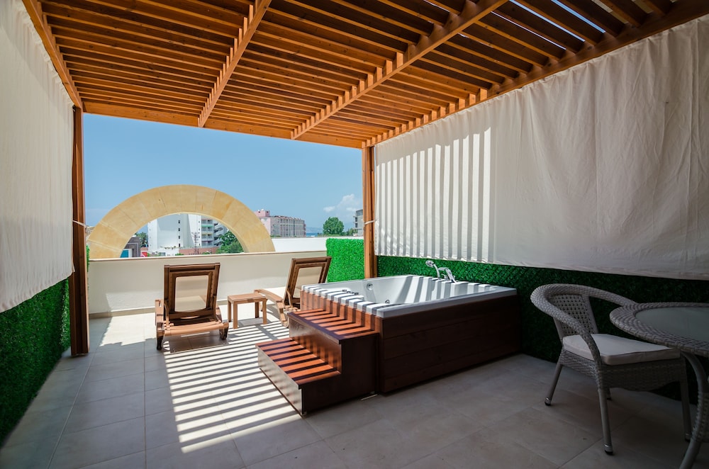 The Lumos Deluxe Resort Hotel and Spa 31/60