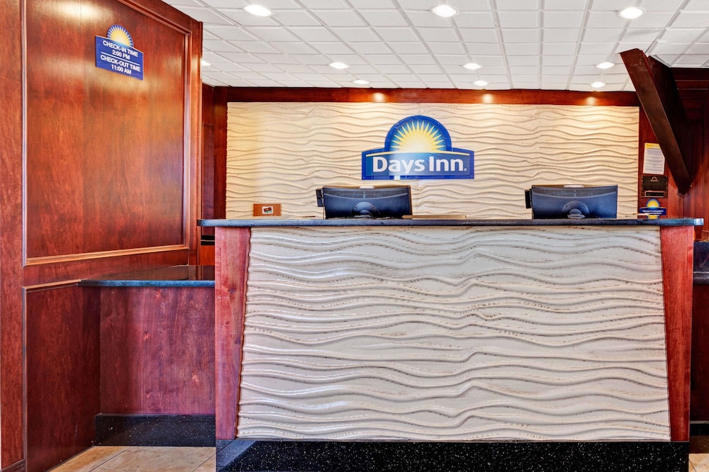 Days Inn By Wyndham Ann Arbor 8/36