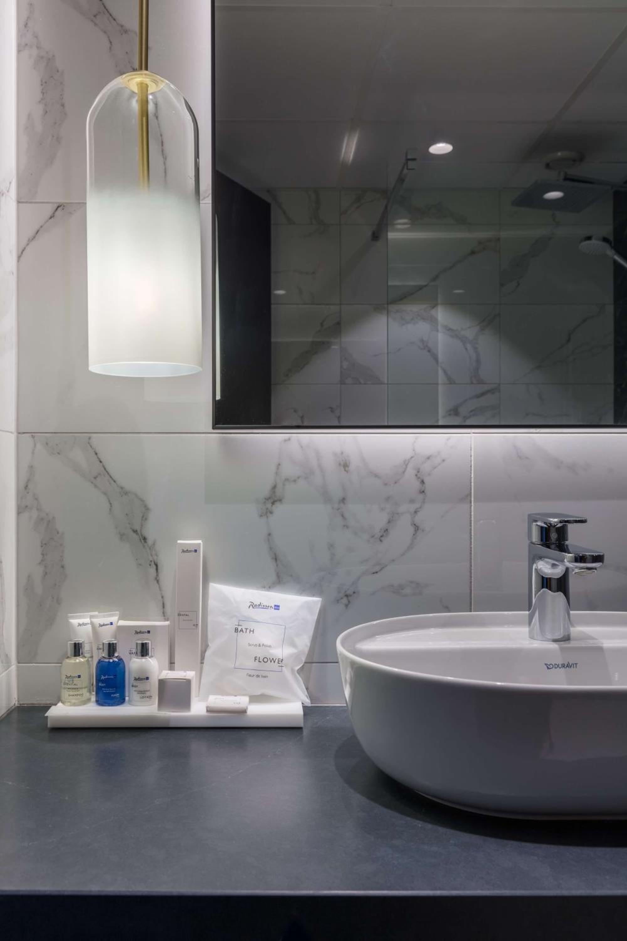 Suite, Skyline and Lake View، Radisson Blu Scandinavia Copenhagen 7/8