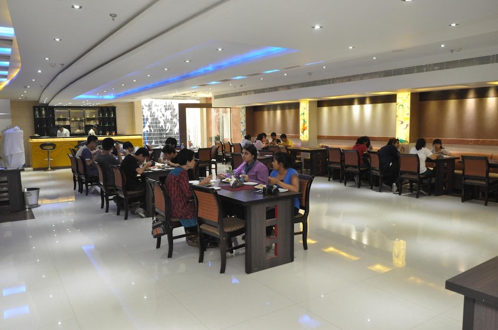 Hotel Taj Inn 44/64
