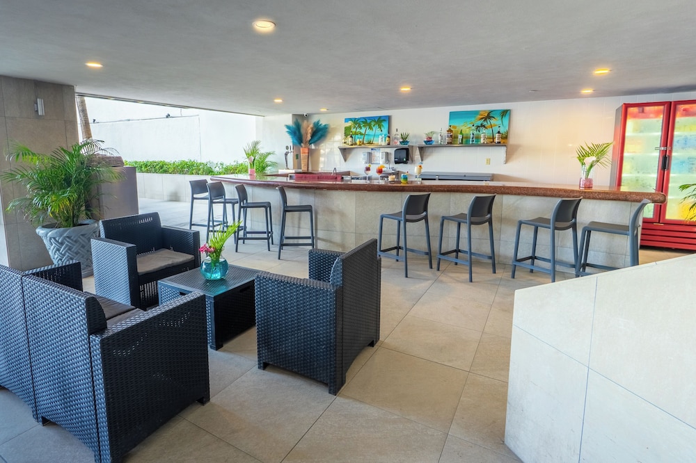 Copacabana Beach Hotel Acapulco 44/68