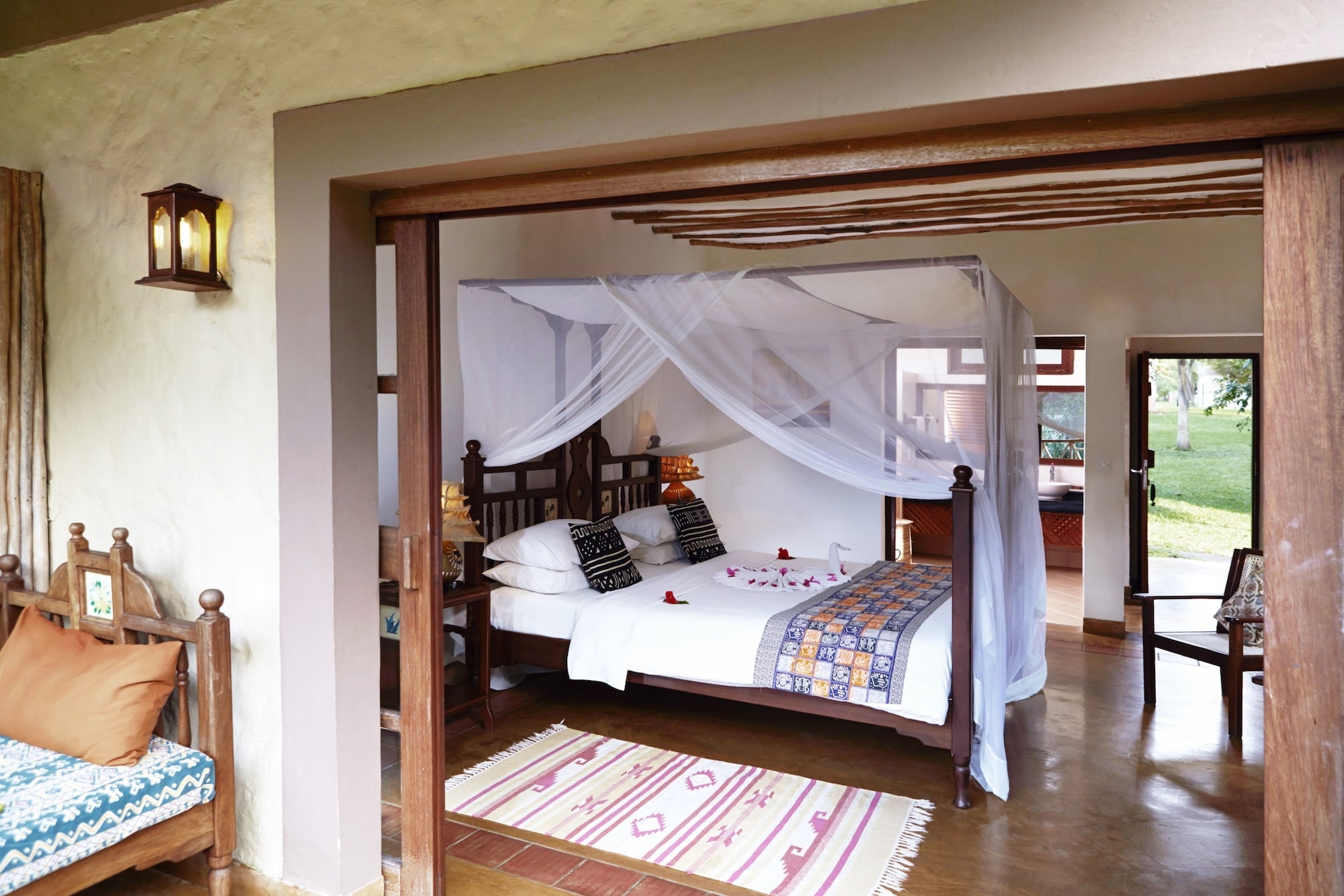 Deluxe, Double Bed, Sea Side, on the Side
