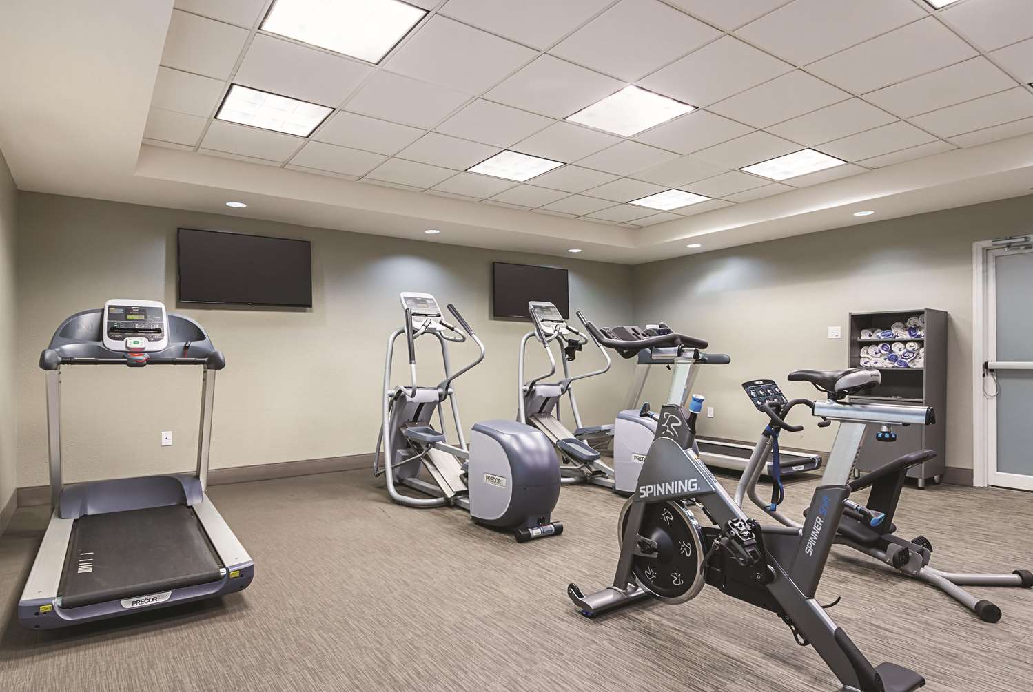 La Quinta Inn & Suites by Wyndham Alexandria Airport 18/48