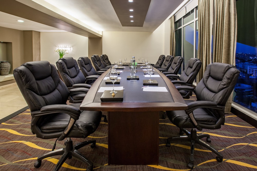 Crowne Plaza Santo Domingo (ex Intercontinental V Centenario Hotel) 65/71