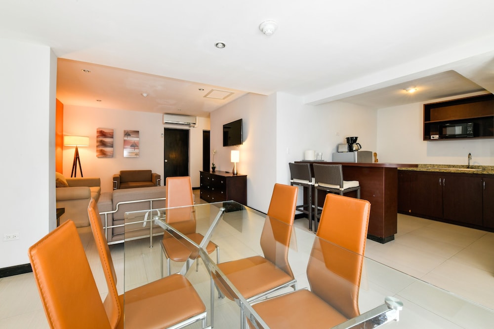 Voco Surfside Aruba by IHG 69/90