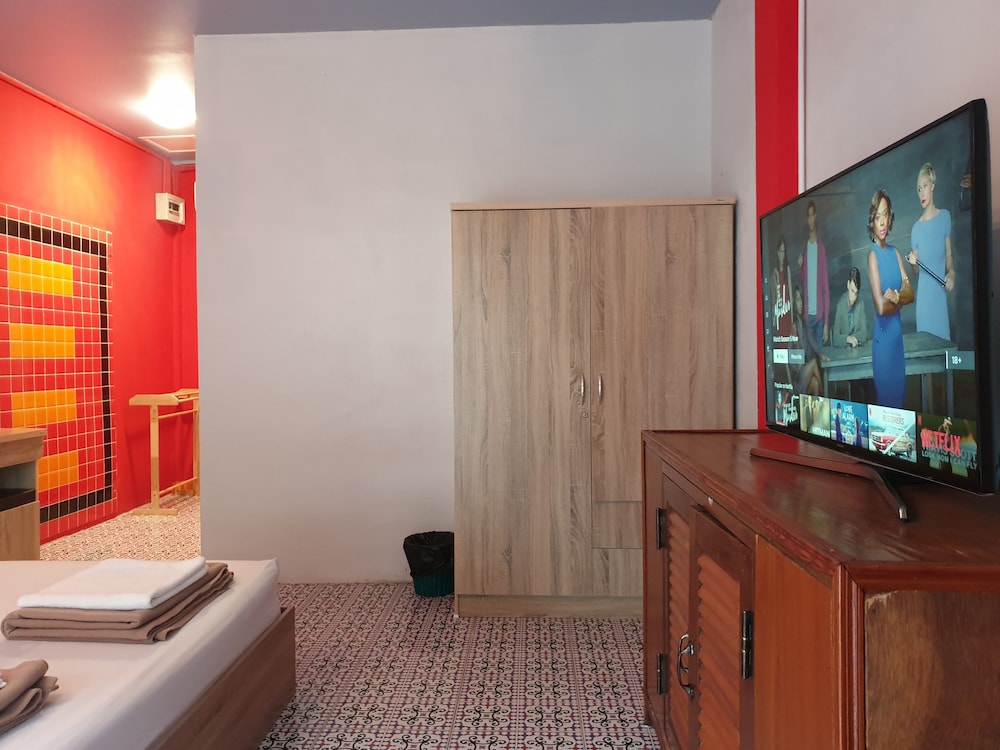 Super Hostel 37/54