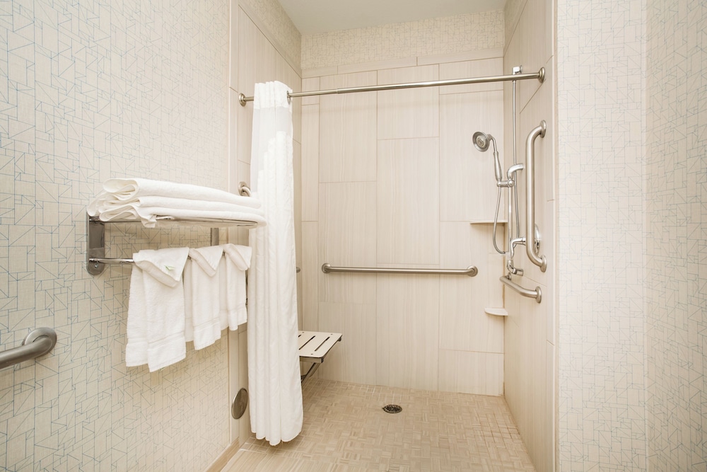Holiday Inn Express Hotel And Suites Ft Collins 66/66