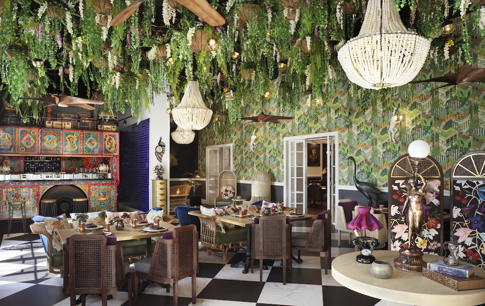 Fairmont The Palm Hotel 46/66