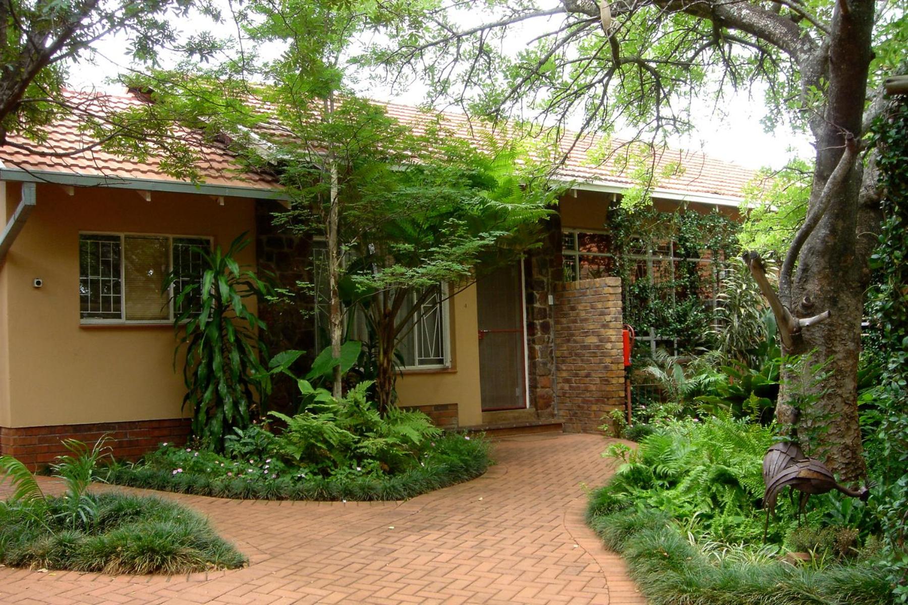Selati 103 Guest Cottages 25/26