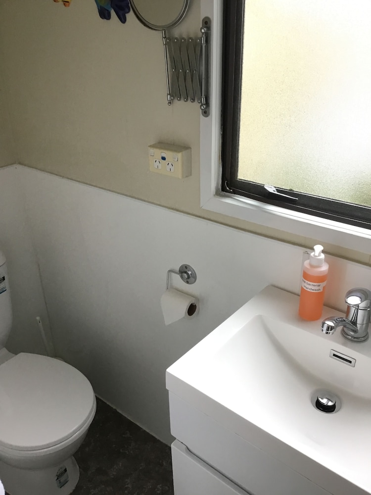 WAITOMO CAVES GUEST LODGE 10/73