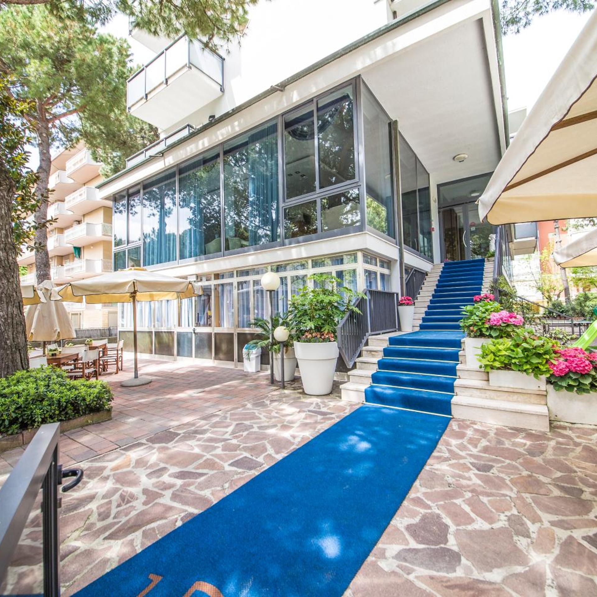 Hotel Renzo 1/50